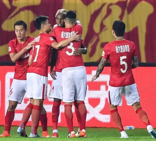 多特新援闪击破门助球队登顶积分榜首  
