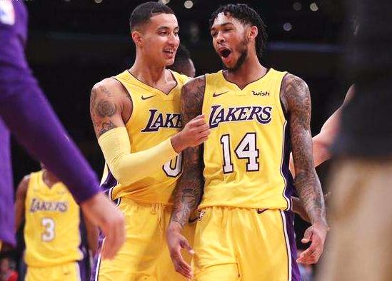 NBA-詹姆斯三分绝杀雷霆，湖人终结对手11连胜登顶西部引热议
